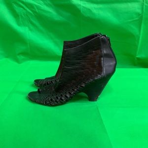 Barney’s New York Black Leather Wedge Size 41